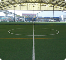 屋根付きコート完備